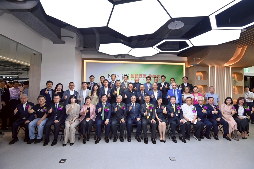 行政院長卓榮泰出席新創總會新北辦公室揭牌