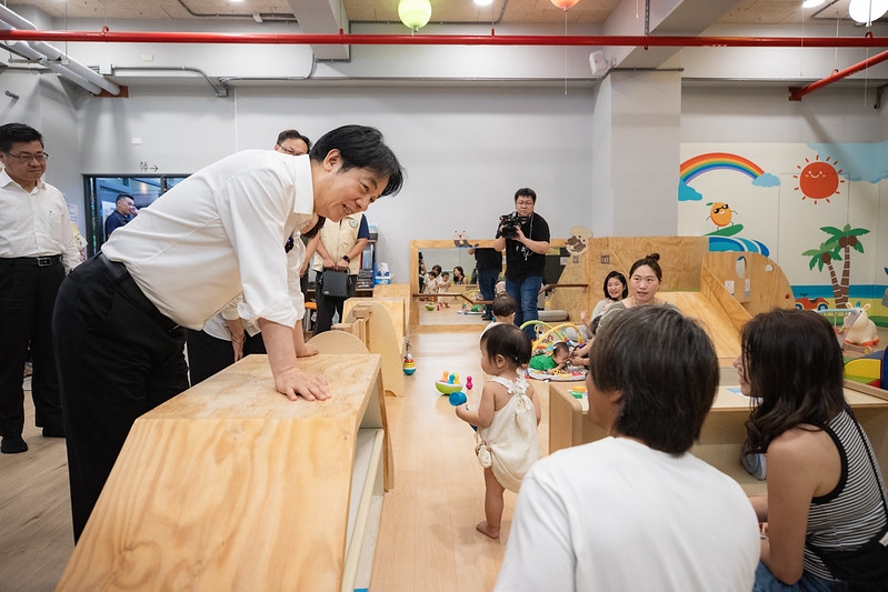 總統視察恆春社會福利綜合館　強調持續擴大社會投資與全民共享經濟成果