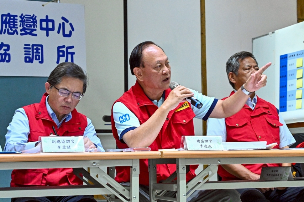 季總協調官：調整兵力部署全力道路清淤及垃圾清運 專案處理校園恢復 維護學生上課權益