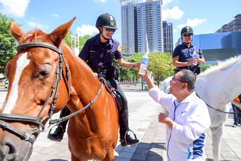 新北騎警再登國慶舞台　侯友宜：展現城市榮耀與警察精神