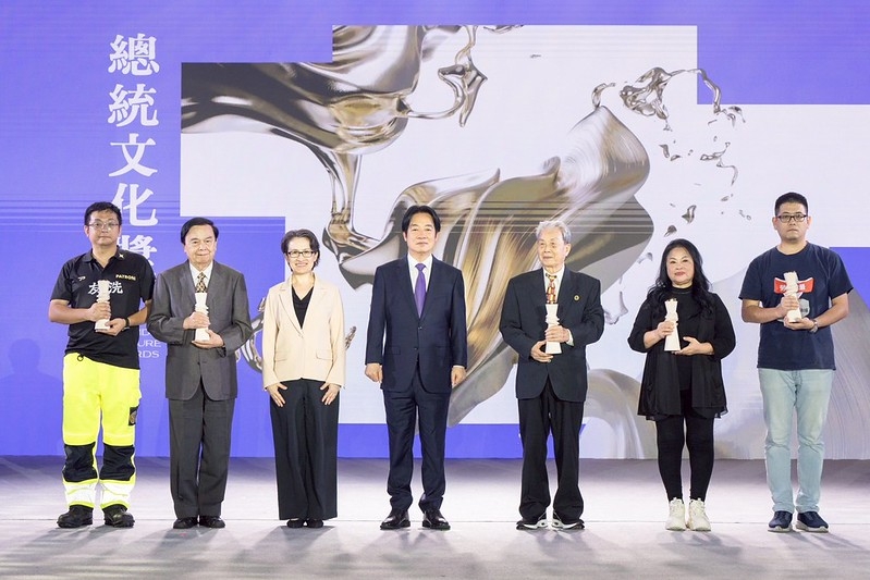 親頒「總統文化獎」　總統肯定得獎人以行動詮釋文化的力量　讓世界看見多元與開放的臺灣