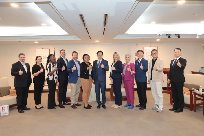 美國中大西洋州議會領袖團來訪台南 喜愛古都文化與台南熱情陽光