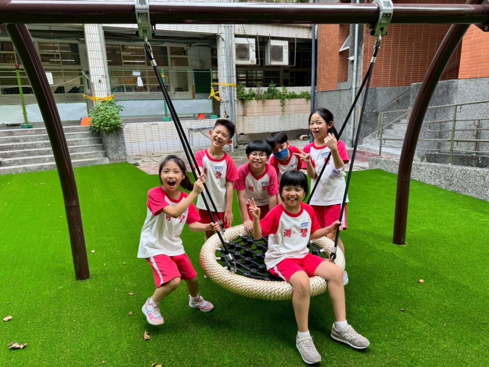 碧湖樂園共融式遊戲場歡樂開箱！3年5,400萬打造共融童年！