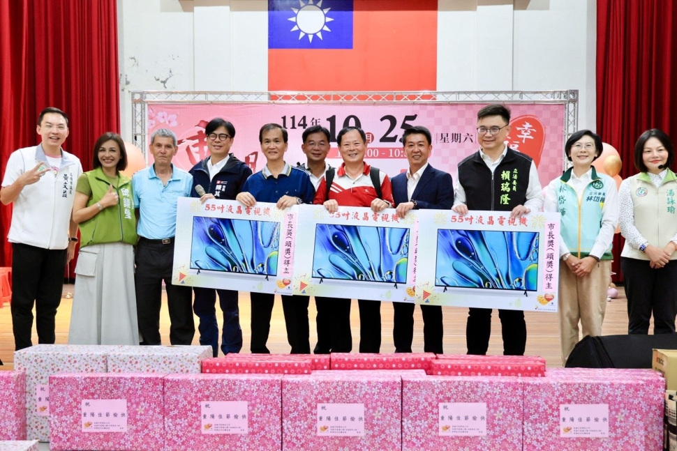 出席新興區重陽敬老聯歡活動 陳其邁：積極推動長照政策 強化銀髮社福力