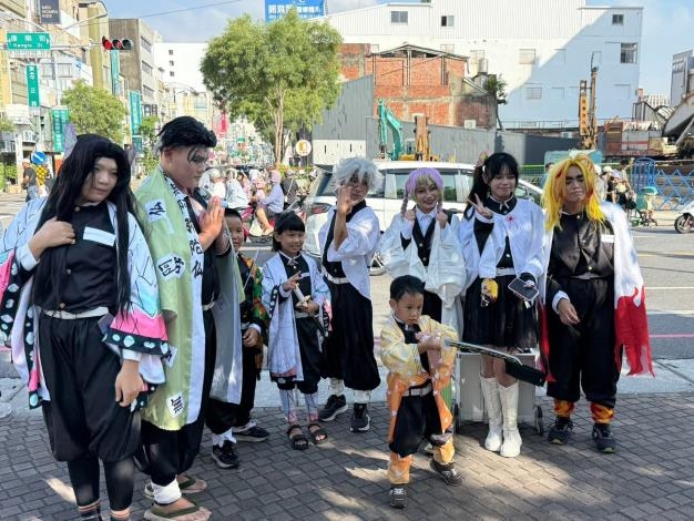 海安觀光商圈萬聖節派對熱鬧登場！萬人扮裝潮爆海安街頭