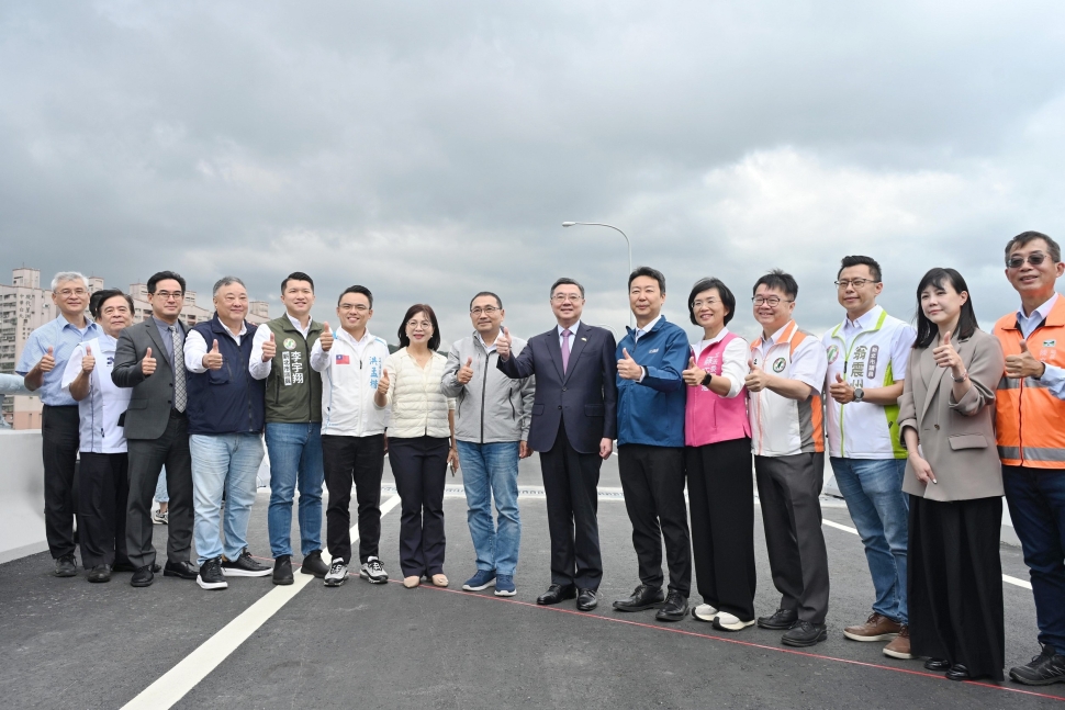 五股交流道北出匝道提前通車 侯友宜：紓解地方交通帶動發展