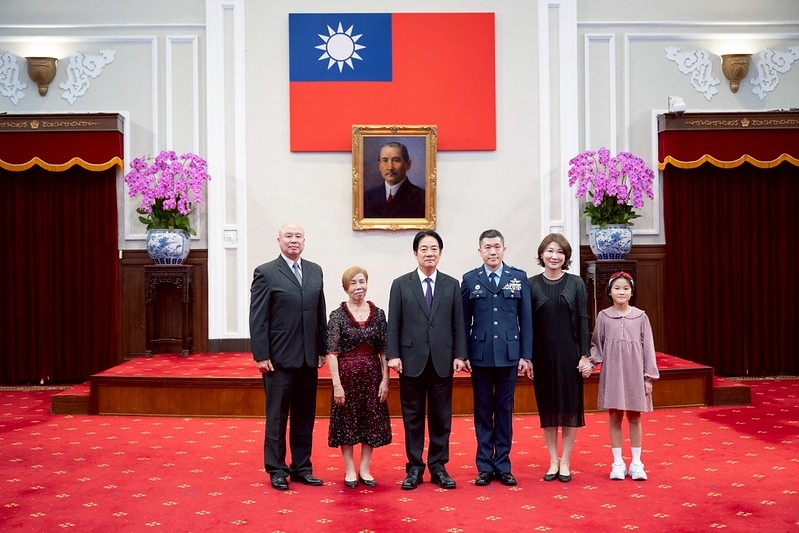總統主持將官晉任授階典禮　期勉朝「新訓練、新思維、新裝備、新科技」的方向前進　守護臺灣民主