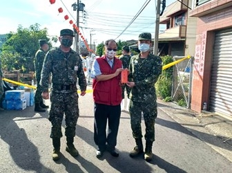 全力防堵非洲豬瘟疫情 121名國軍官兵投入梧棲清消 民政局長致贈加菜金感謝防疫辛勞