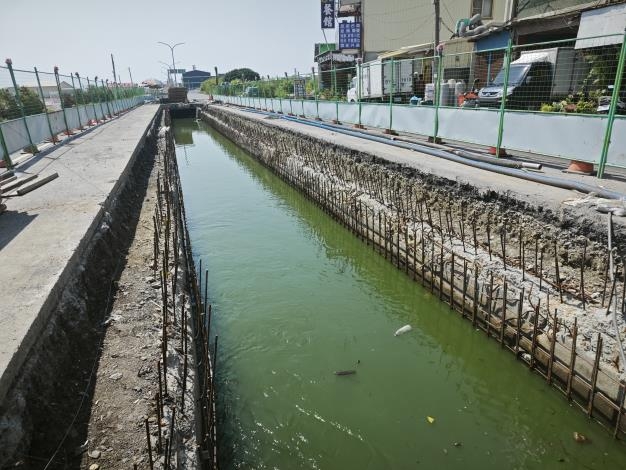 黃偉哲市長強化北門區雨水下水道箱涵結構 守護行車安全與提升防洪韌性