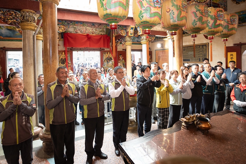 總統赴雲林參香　盼落實各項政策照顧各行各業　期許國人團結拚經濟、守護臺灣