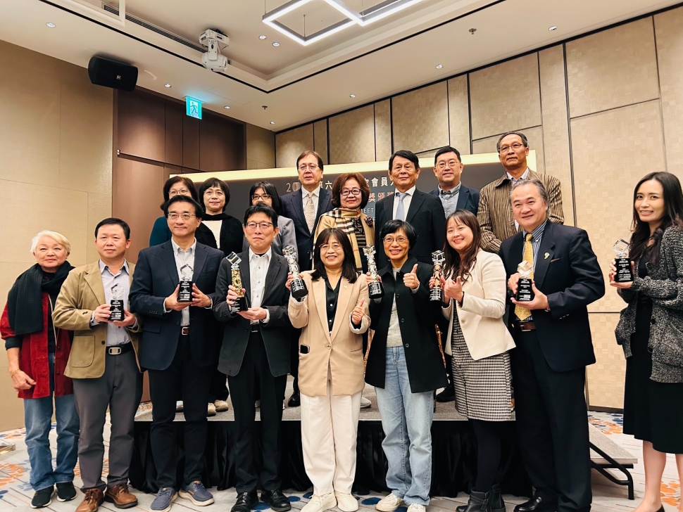 六都唯一！2025中台灣元宵燈會榮獲台灣活動卓越獎銀質獎