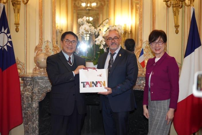 黃偉哲訪法國會晤國會議員 對話歐洲政經最前線