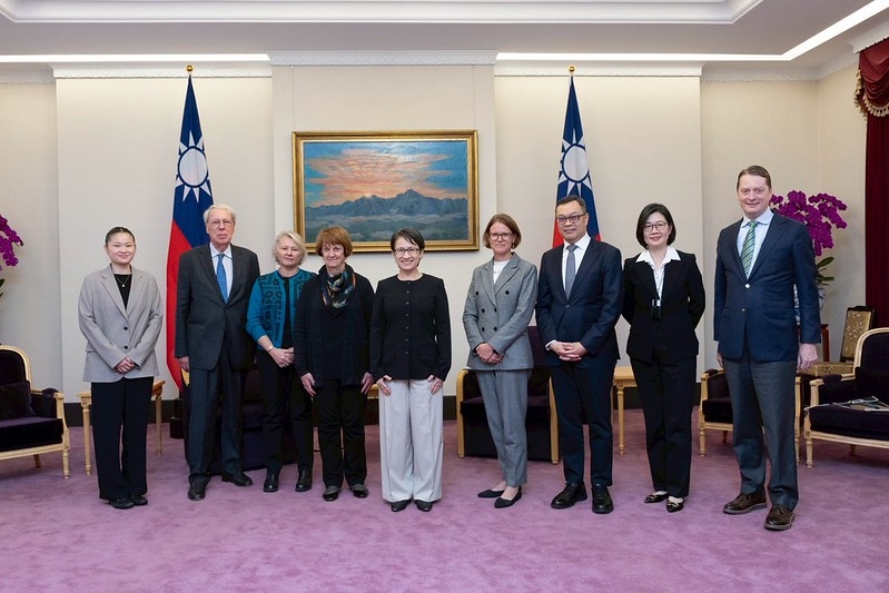 副總統接見美國外交政策全國委員會訪團　強調臺灣致力於自我防衛　盼國際持續關注臺海和平穩定