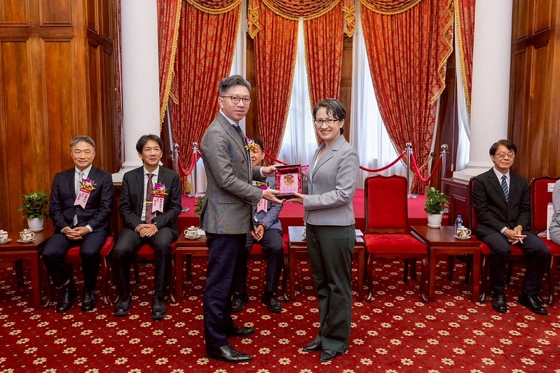 副總統接見金石獎得獎企業　盼推動居住正義為國人打造宜居生活環境