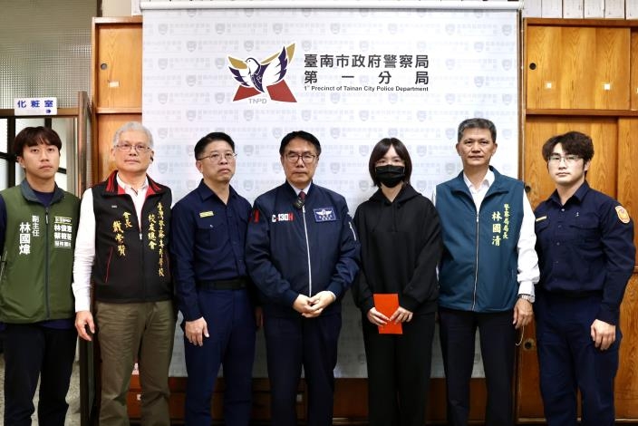 黃偉哲親慰遭斧頭砍傷員警 盼大眾用溫情守護治安 支持警察安心執勤