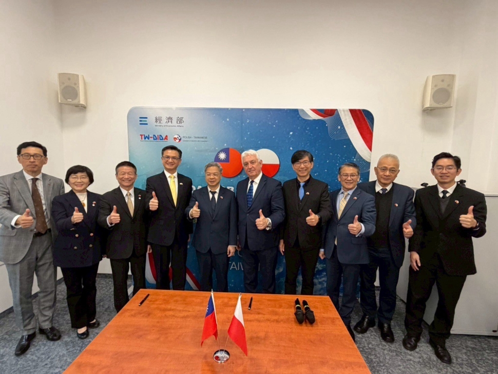 龔明鑫部長率團訪波蘭 揭牌「華沙貿易投資中心」 深化民主供應鏈夥伴關係