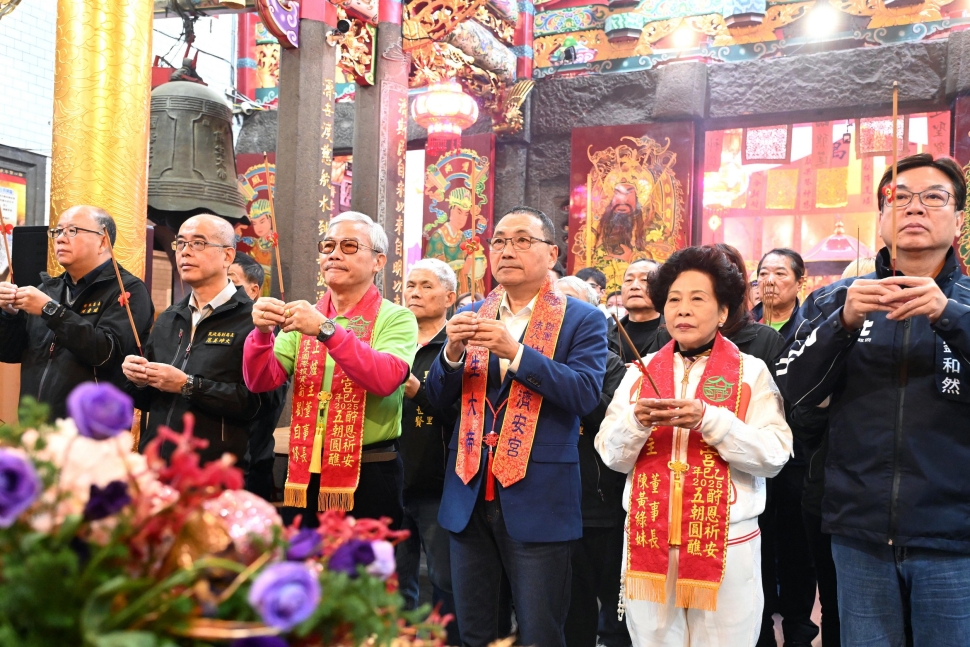 樹林濟安宮南北保生大帝徒步遶境 侯友宜祈求庇佑地方平安