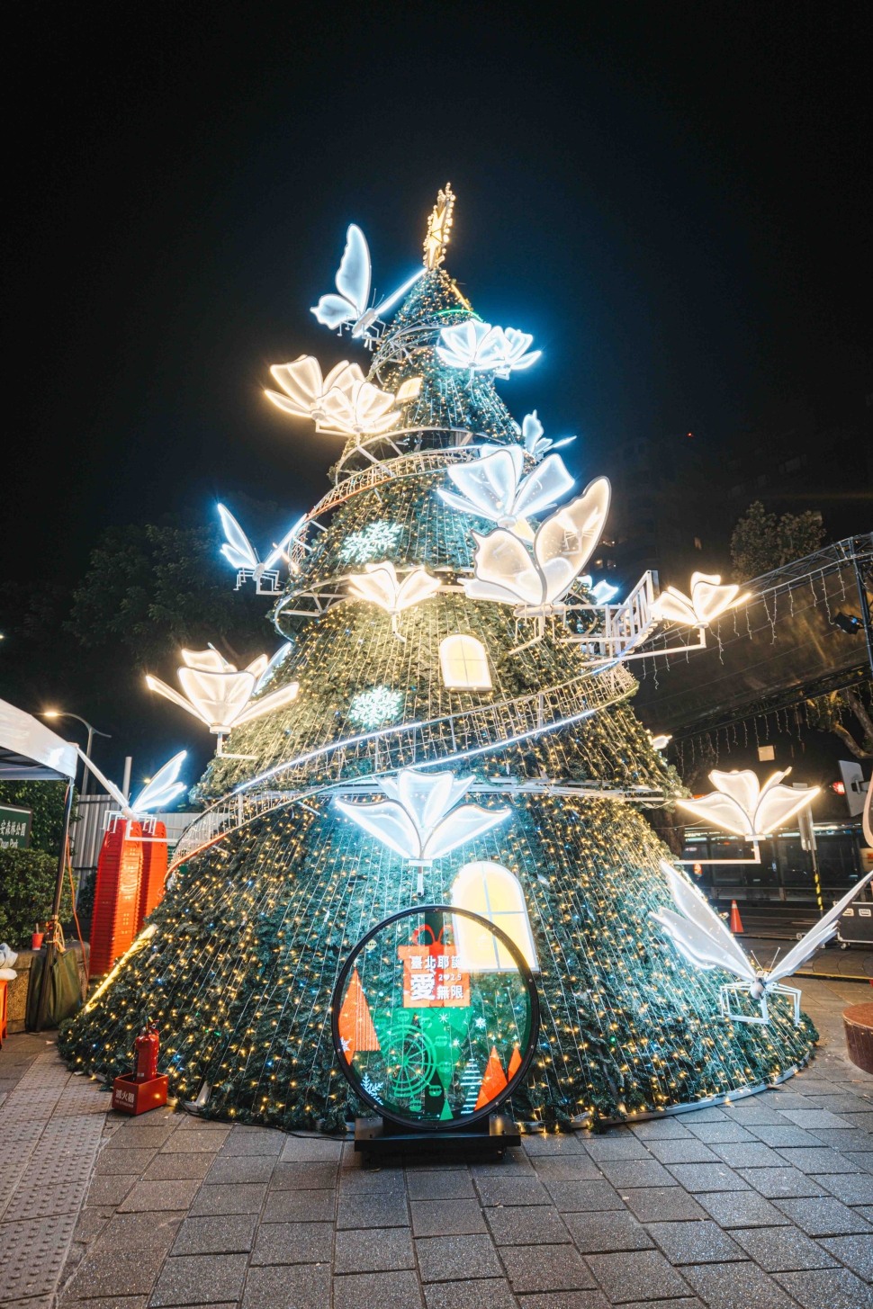 「2025臺北耶誕愛無限」耶誕音樂會大安森林公園登場 南方二重唱、蔡家蓁暖心獻唱 共度浪漫冬夜