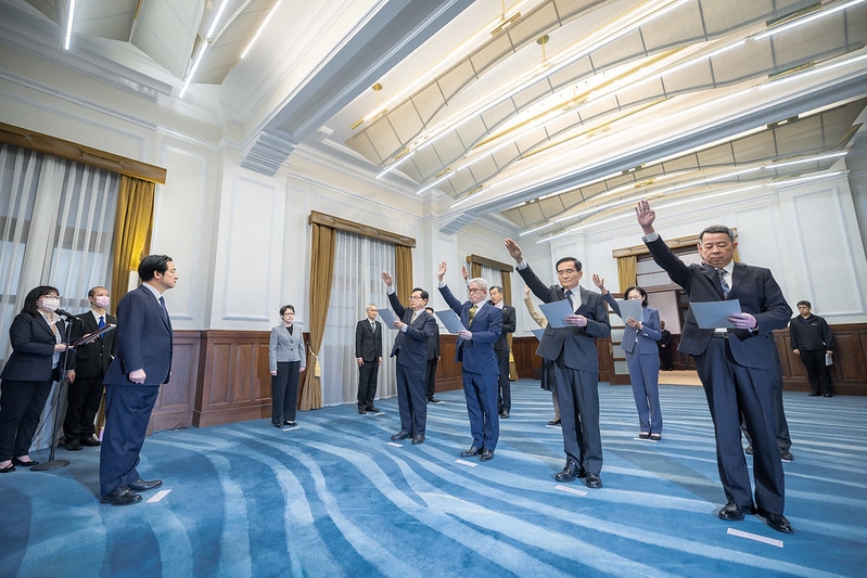 總統主持「新任行政院、考試院、監察院、國家安全局政務人員及駐外大使宣誓典禮」