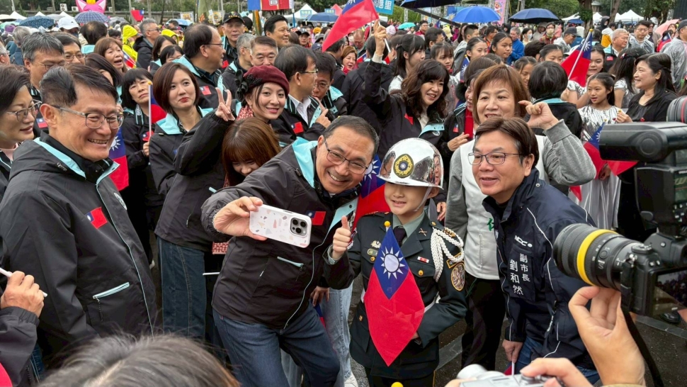 新北元旦升旗 八千人唱出力量侯友宜：用歌聲為城市加油