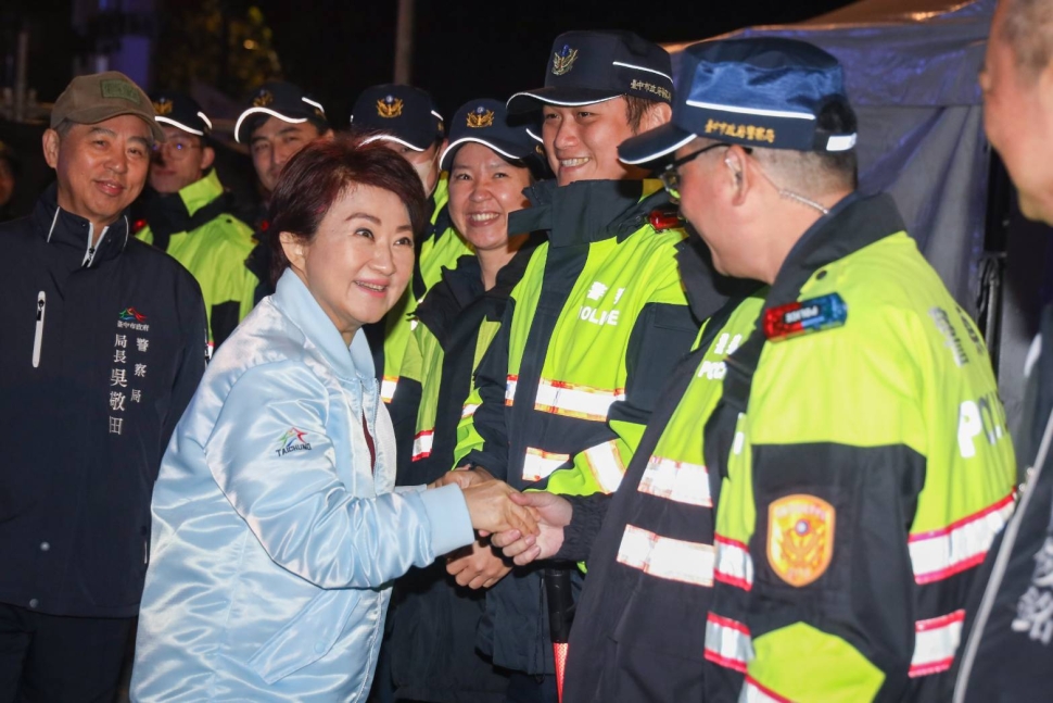 跨年夜城市英雄守護安全！盧市長親赴第一線感謝、慰勞各局處同仁堅守崗位