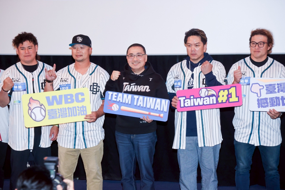 重溫12強冠軍之路 侯友宜勉小球員堅持努力，走上世界舞台