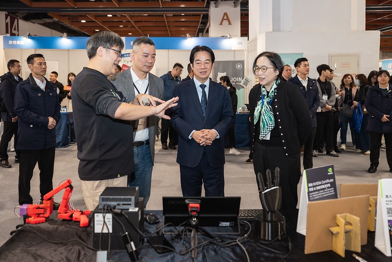 總統出席AI人才年會　強調政府會積極協助百工百業導入AI與培育人才 以厚植國家競爭力