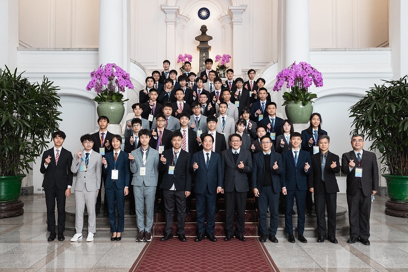 總統接見數理學科奧林匹亞競賽代表團　肯定臺灣科學教育成果　期勉持續深耕科研以提升實力