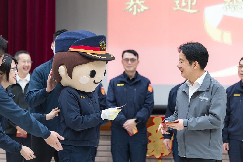 總統春節慰勉警察同仁　肯定並感謝同仁堅守崗位讓人民安居樂業