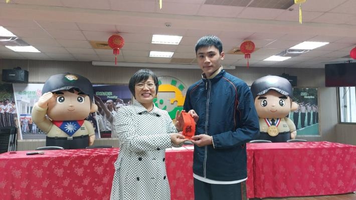 內政部長劉世芳小年夜蒞臨成功嶺 慰勞替代役春節留守人員