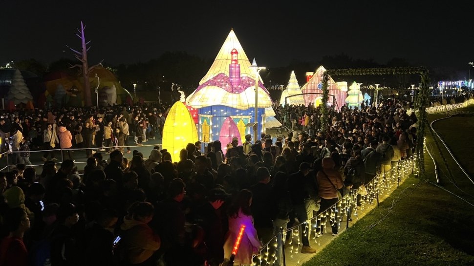 姆明魅力引爆人潮！中台灣燈會3天破百萬　民眾讚：親臨現場更好看