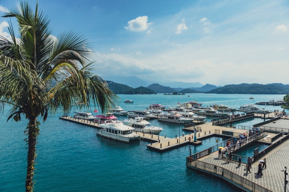 走春漫步遊商圈，福氣滿滿過好年