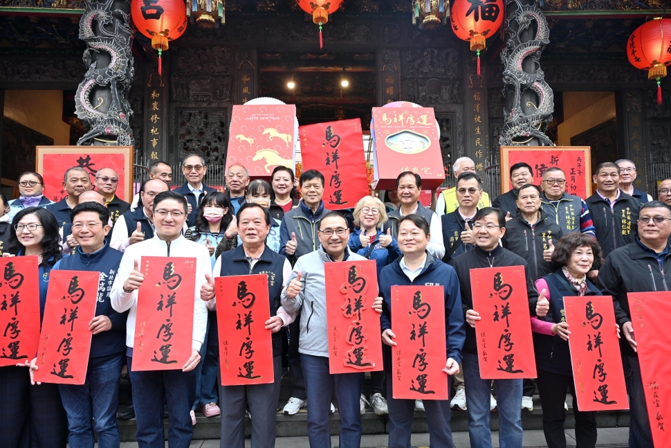 初四「接神日」侯友宜赴土城、中永和參拜　祈願市民豐衣足食