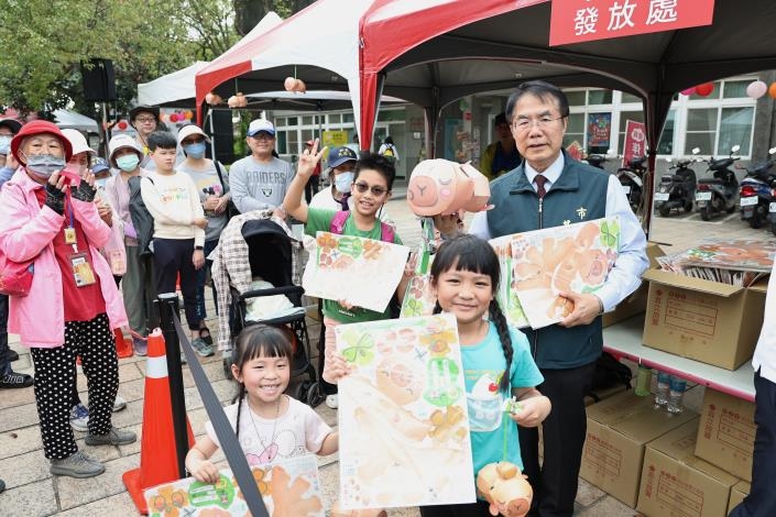小提燈首發虎頭埤登場 黃偉哲邀民眾把握228連假領取機會
