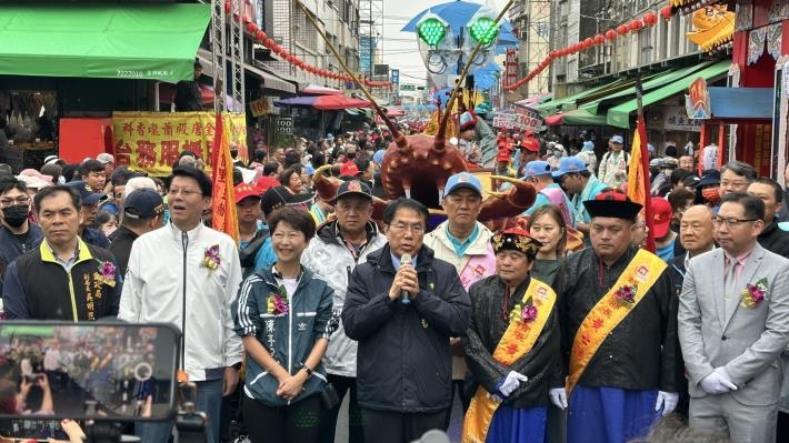 金氏紀錄「百足真人」再現佳里！丙午蕭壠香科蜈蚣陣開館剪綵 黃偉哲市長為 108 位神童祈福