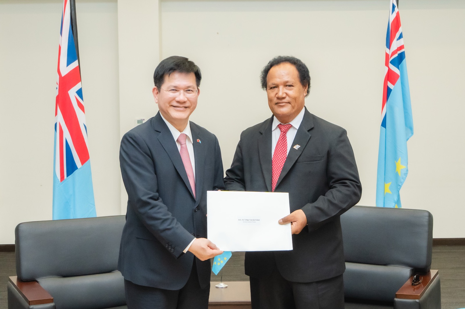 我國總統特使外交部長林佳龍率團訪問友邦吐瓦魯國，見證榮邦計畫豐碩成果，深化台吐邦誼