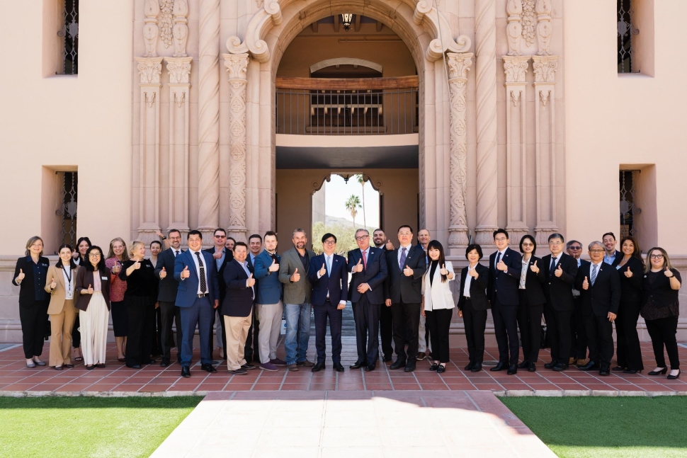 再下一城！陳其邁前進亞利桑那「光學之谷」 促成產官學六方人才MOU