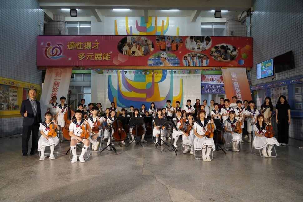 社區媽媽團登大港開唱前夜祭！林強領銜「有塩人大舞台」 鹽埕在地人限定卡司 吸引破萬樂迷朝聖