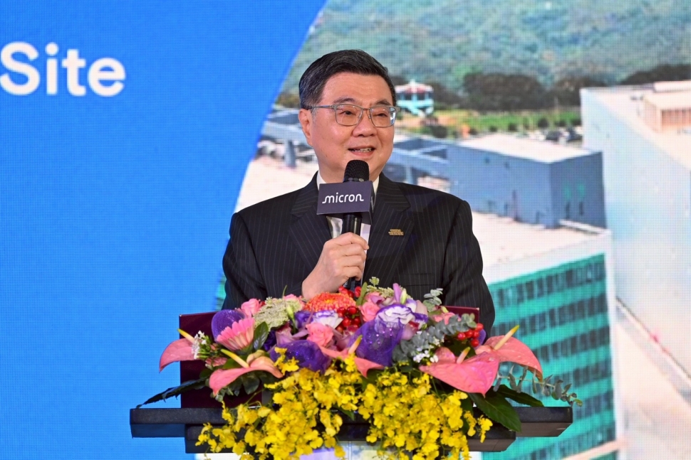 出席美光苗栗銅鑼晶圓一廠揭牌典禮 卓揆盼臺灣持續發展更完整半導體產業鏈 帶領百工百業進入智慧運用時代