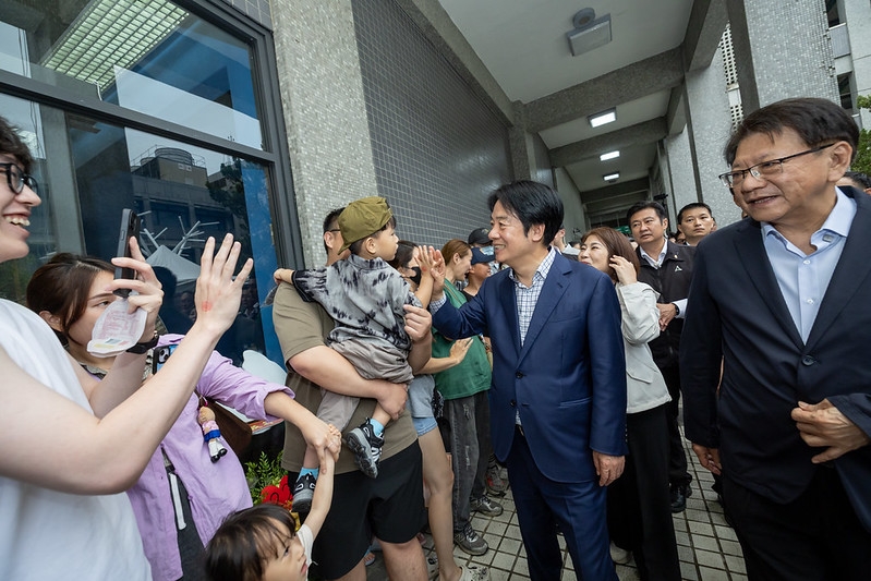 總統出席屏東「包圍縣府，孩子作主」兒童節活動　盼攜手將屏東打造成臺灣的兒童首都