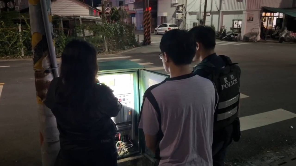 關山警分局強化交通疏導能力　資深警傳授新進員警號誌控制技巧迎接觀光人潮