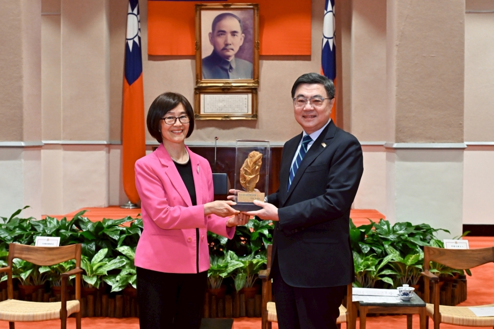 卓揆接見北美臺商回國訪問暨投資考察團 盼僑界發揮社會影響力 協助政府維護國家與產業競爭力