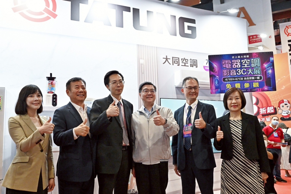 出席台北電器空調影音大展 卓揆：全面導入AI服務 提升國人生活品質
