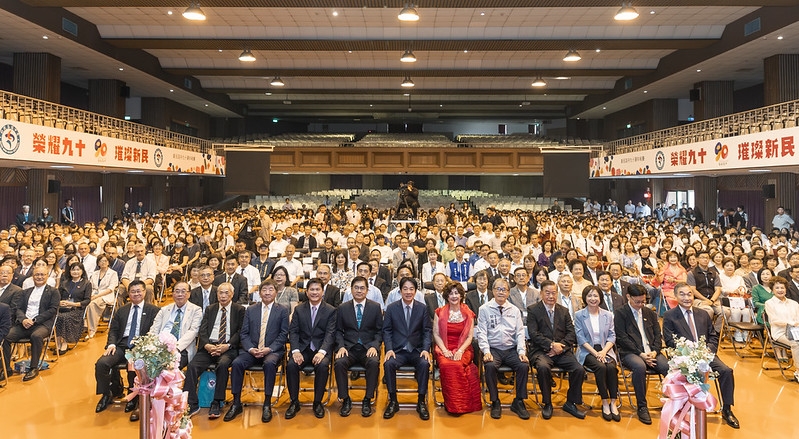 總統出席新民高中90週年校慶　肯定辦學成果 強調持續推動教育平權及青年海外圓夢計畫