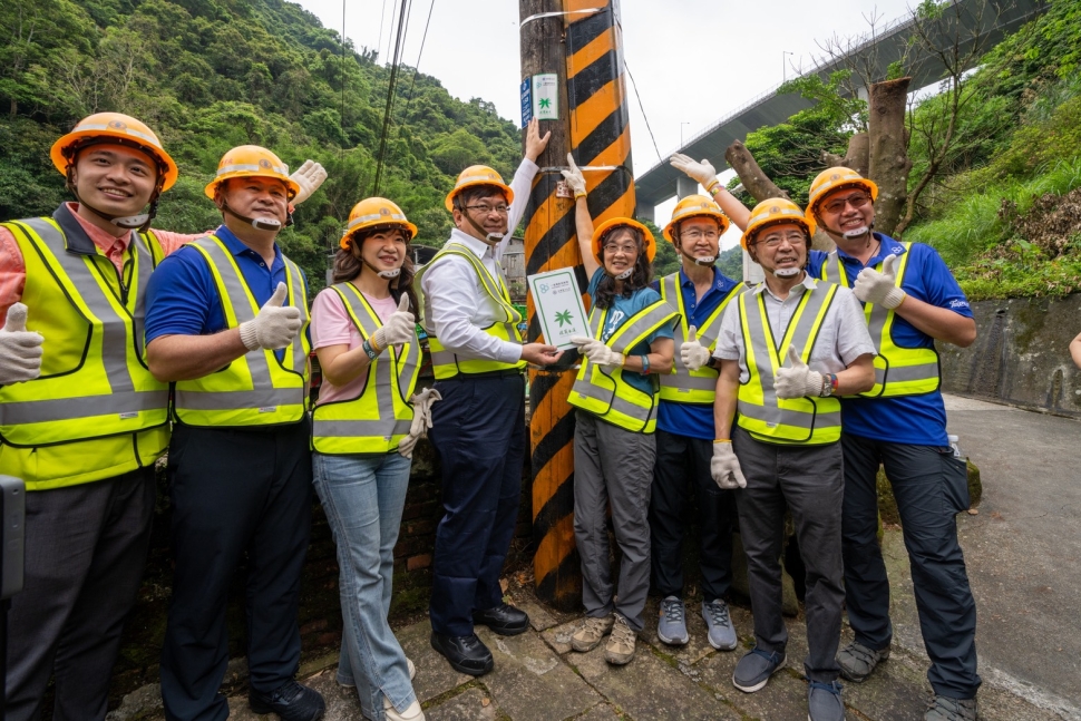 有光就有路！台電攜手千里步道協會 電桿化身國家級綠道引路標誌
