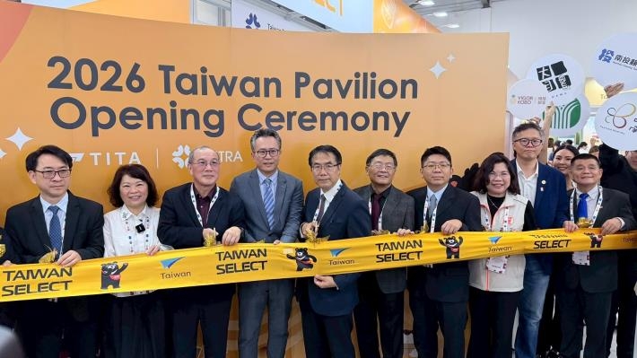 黃偉哲率「臺南隊」進軍新加坡食品展 展場人氣熱絡 多元農產吸引國際買主關注