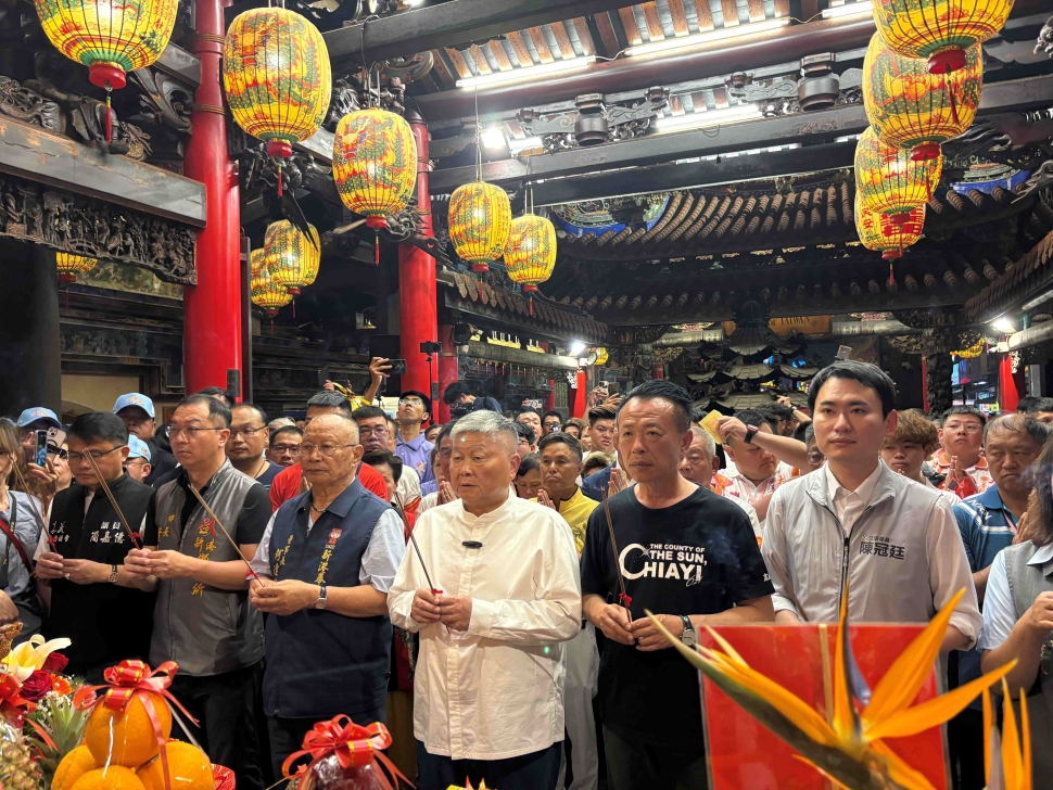 大甲媽遶境圓滿起駕 翁章梁點燃馬炮恭送回鑾