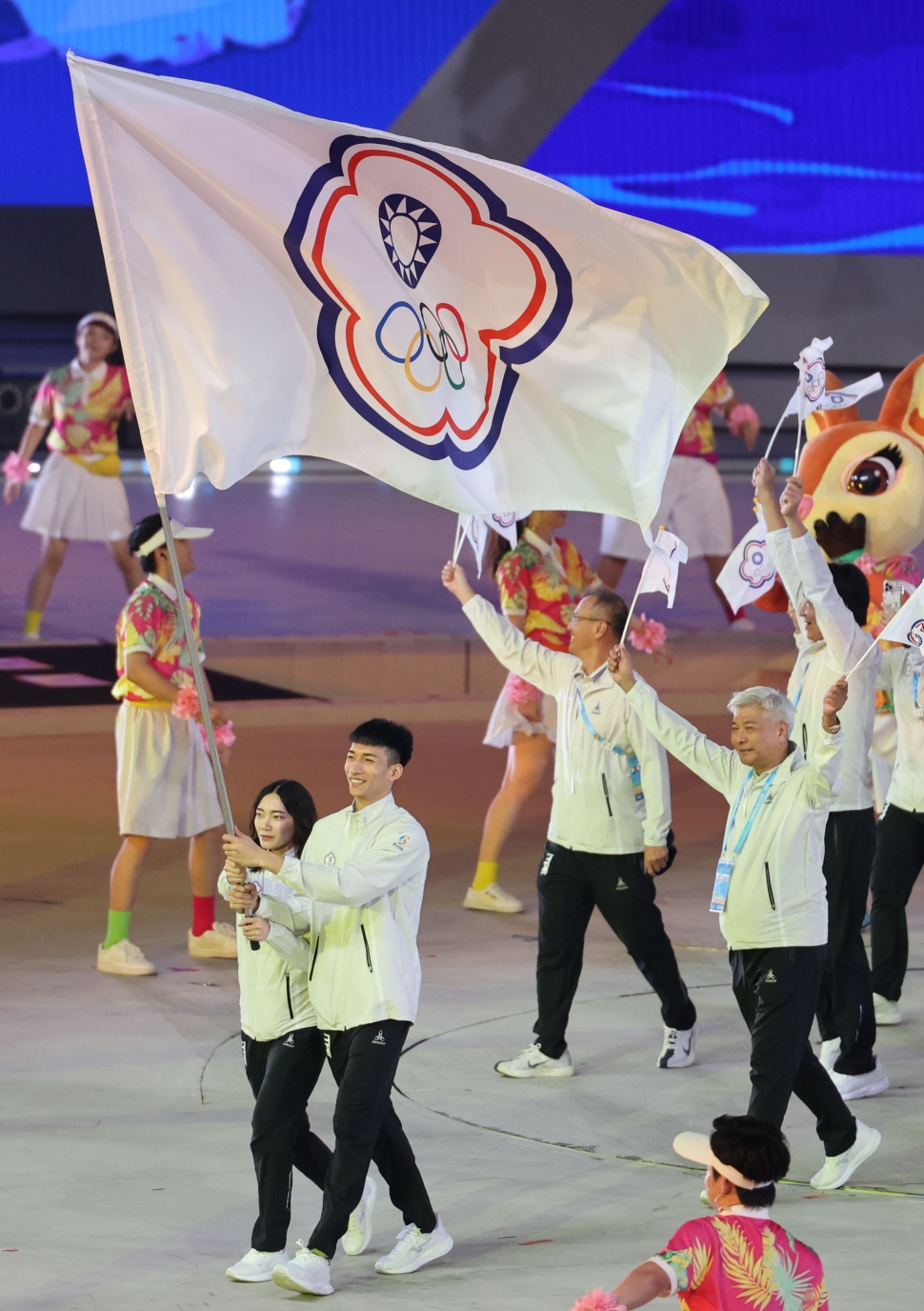 三亞沙灘運動會盛大開幕 各國好手(22日)起競逐62個獎牌數