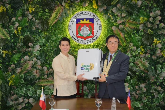 以最精簡的時間做最精實的交流  黃偉哲訪菲首站抵姊妹市加美地市