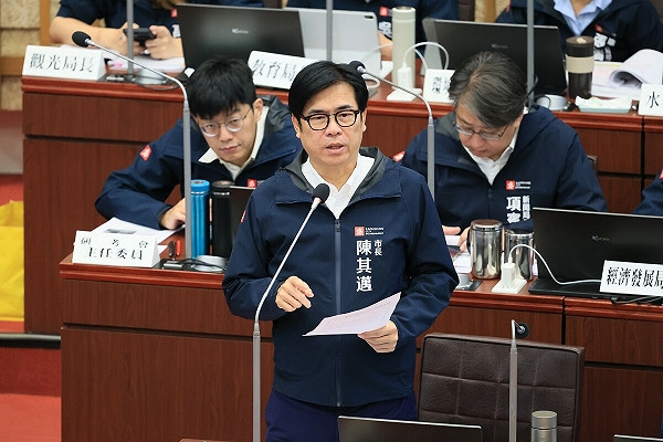 高雄市長陳其邁連續5年零舉借 上任累計減債250億元